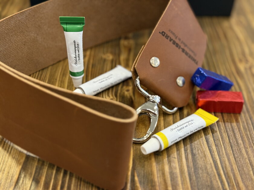 Pastes for straight razors and strops: stropping done right