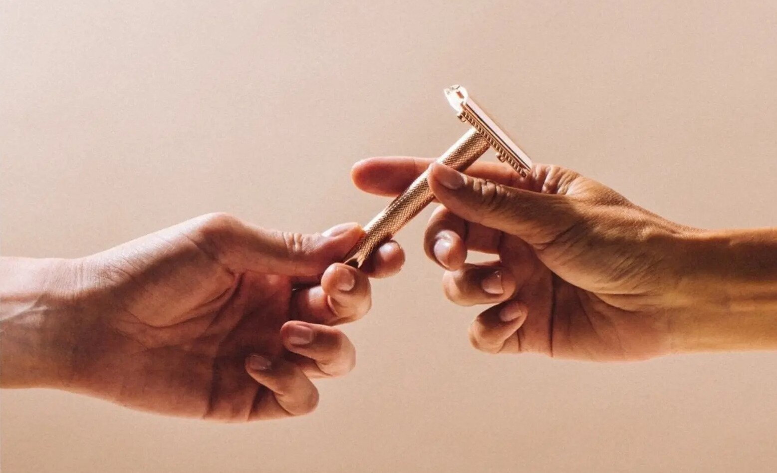 Wet shaving for women: choosing a razor